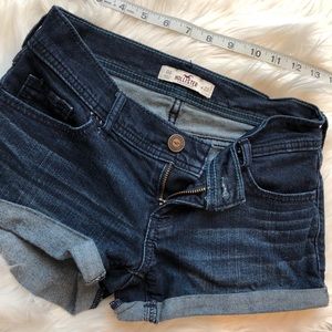 Hollister shorts ✨size 00 23